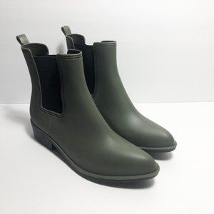 Urban Outfitters Olive Green Chelsea Ankle Boots size 9